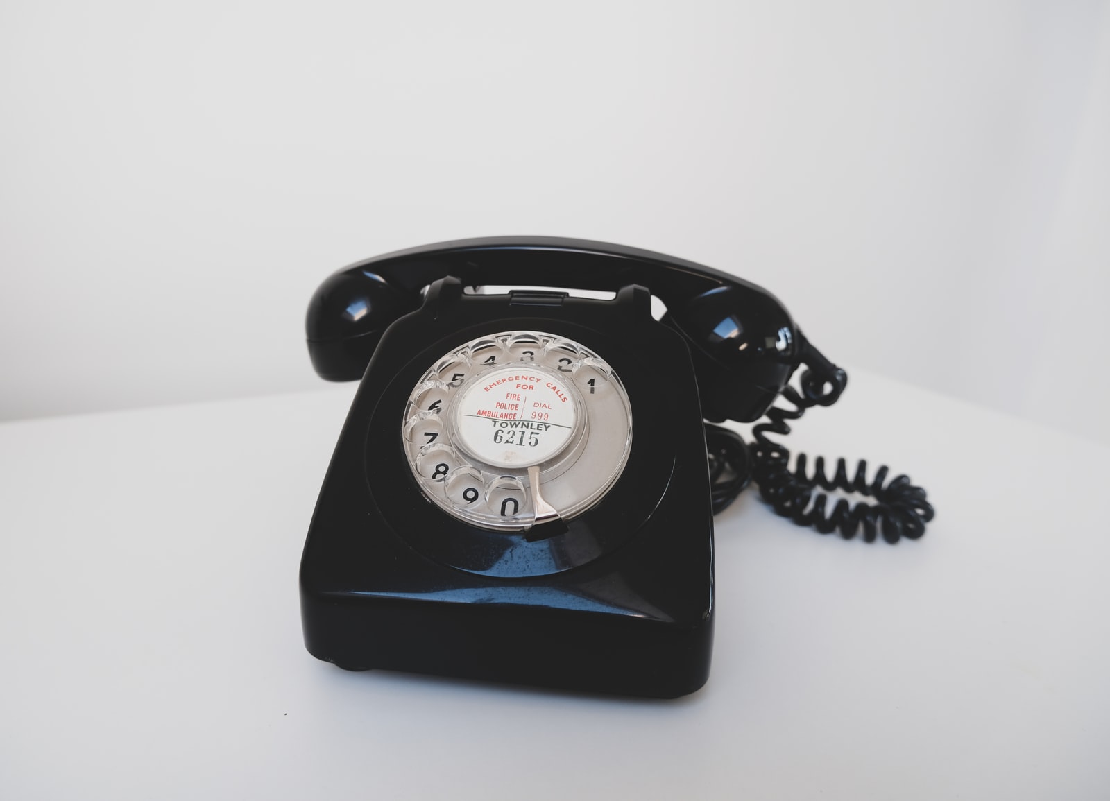 VoIP vs. Teléfonos Fijos: ¿Qué es Mejor Para las Telecomunicaciones de su Empresa? VoIP vs. Teléfonos Fijos: ¿Qué es Mejor Para las Telecomunicaciones de su Empresa?