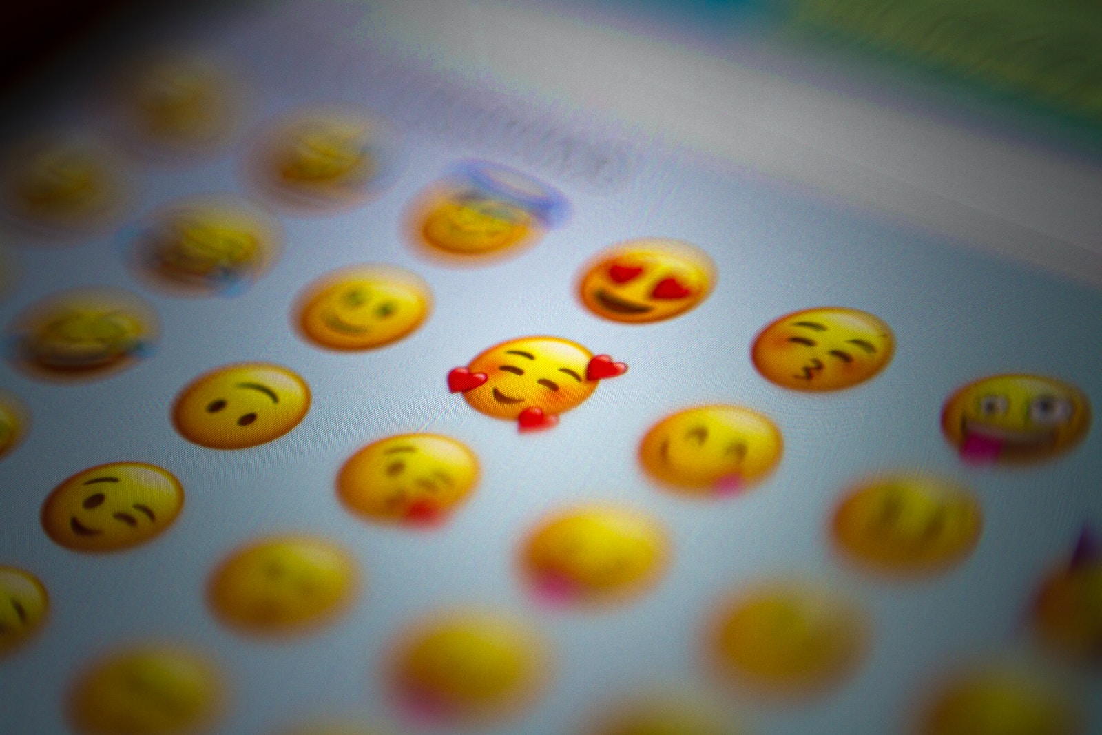 Gmail te dará la opción de reaccionar a un email con emojis Gmail te dará la opción de reaccionar a un email con emojis